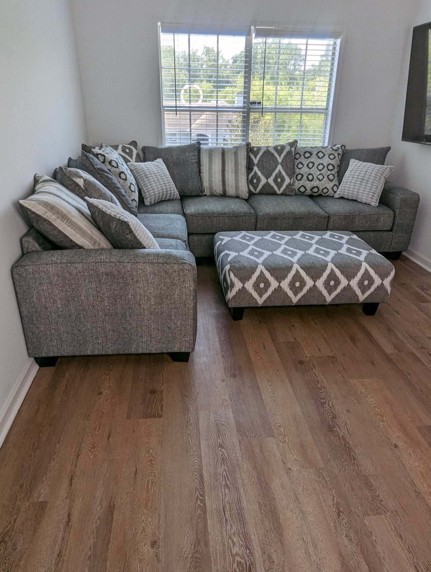 Gray Stonewash Sectional Sofa & Ottoman - LDH Furniture