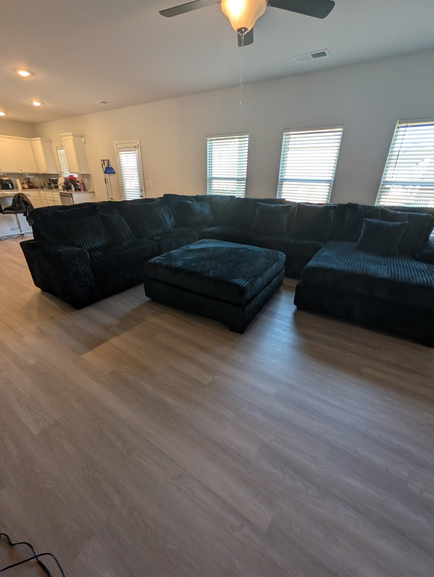 Comfy 6PC Black Plush Reversible Sectional & Ottoman - LDH Furniture