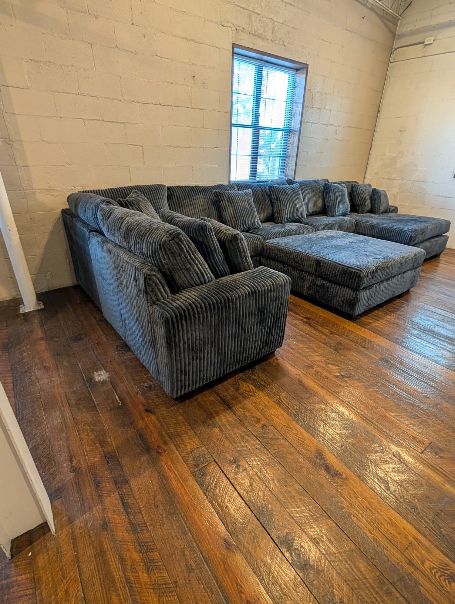 Comfy 6PC Dark Gray Plush Reversible Sectional & Ottoman - LDH Furniture