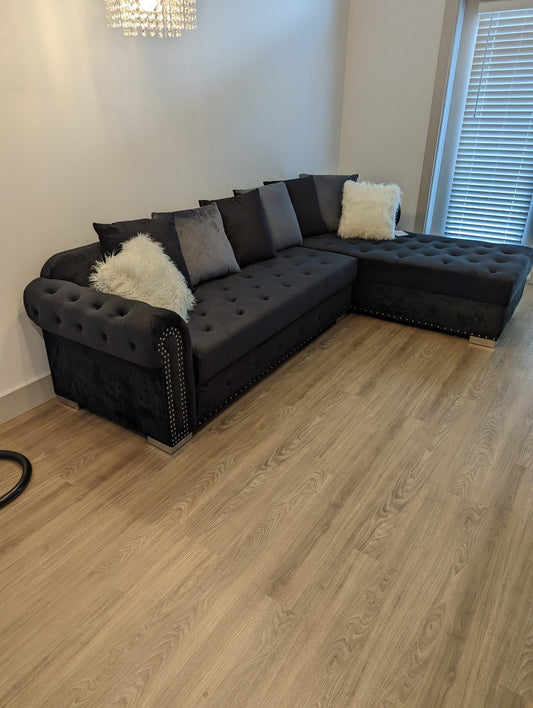 Willmington Velvet Sectional w Pillows - LDH Furniture